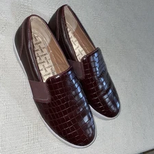 Vionic Casual Shoes Womens Size 9 M Burgundy Leather Faux Alligator Going out