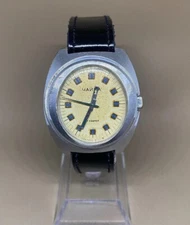 Chayka" vintage mechanical men's wristwatch. Works. Vintage USSR.