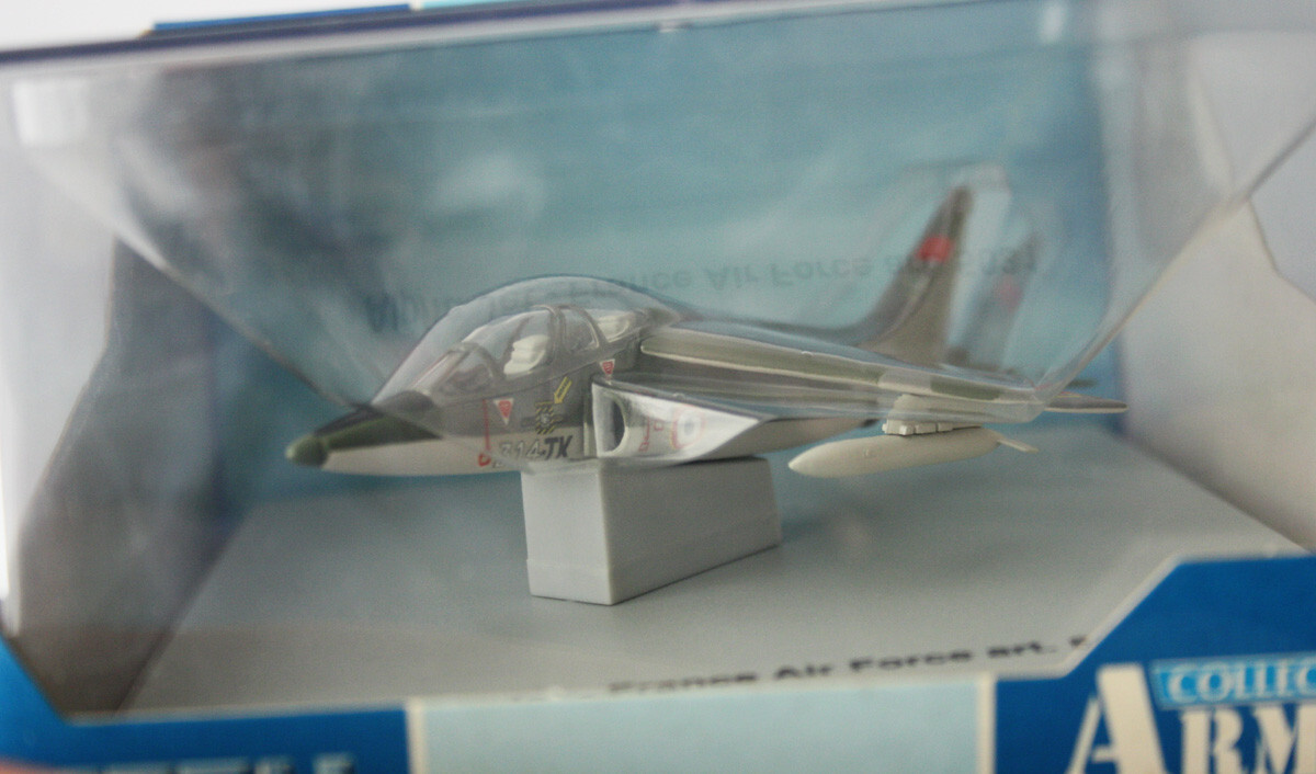 ARMOUR COLLECTION 1:100 METAL DIE CAST ALPHA JET FRANCE AIR FORCE