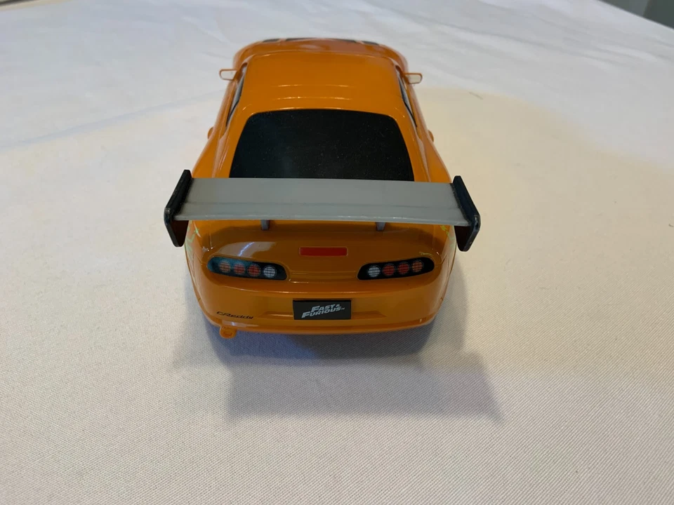 Fast & Furious Orange 1:16 Brian's 1995 Toyota Supra R/C Toy Car USB Jada Toys - Image 4 of 4