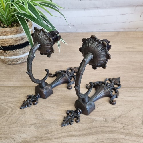 Vintage Pair of Metal Country House Ornate Wall Lights Bakelite Bulb Fittings - Picture 4 of 24