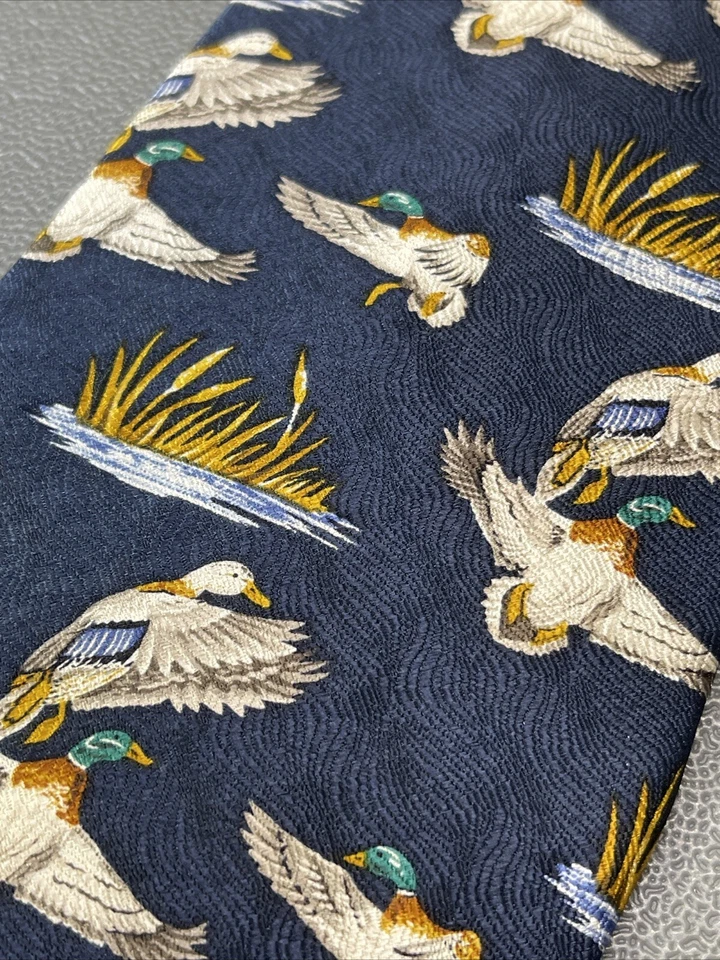 "Corbata Field & Stream pato mallardo estampado azul marino para hombre corbata de seda 56,5""" Foto 2 de 4