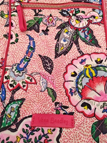 Vera Bradley Stitched Flowers Crossbody Hipster Beautiful Handbag Excellent - Picture 2 of 9