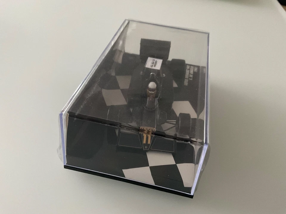 Minichamps Lotus Renault 94T 1983 - Elio de Angelis Maßstab 1:43- - Bild 2 von 4