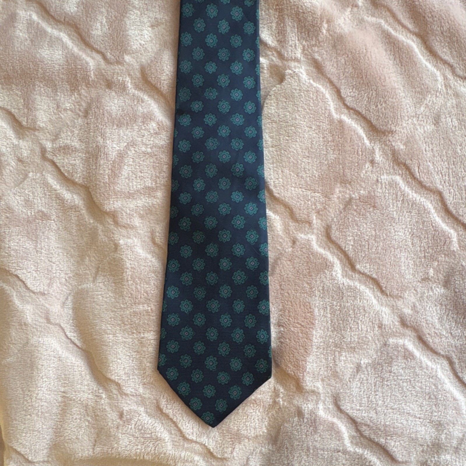 Oleg Cassini 100% Silk Geometric Tie Navy Green Woven Men's RN38710 One Size