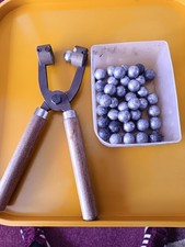 vintage round ball single cavity bullet mould & lead balls