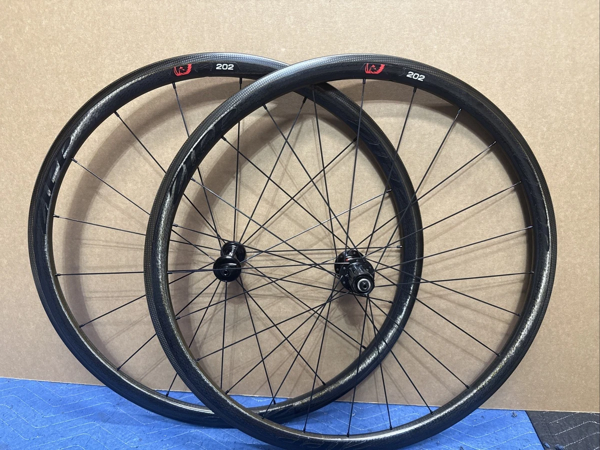Preços baixos em Zipp de Aro 700C Rodas e pares de rodas para