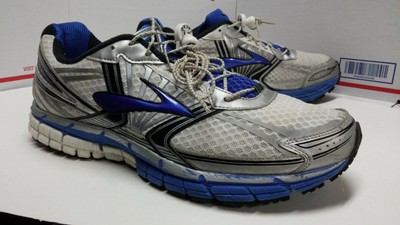 brooks orthotic shoes
