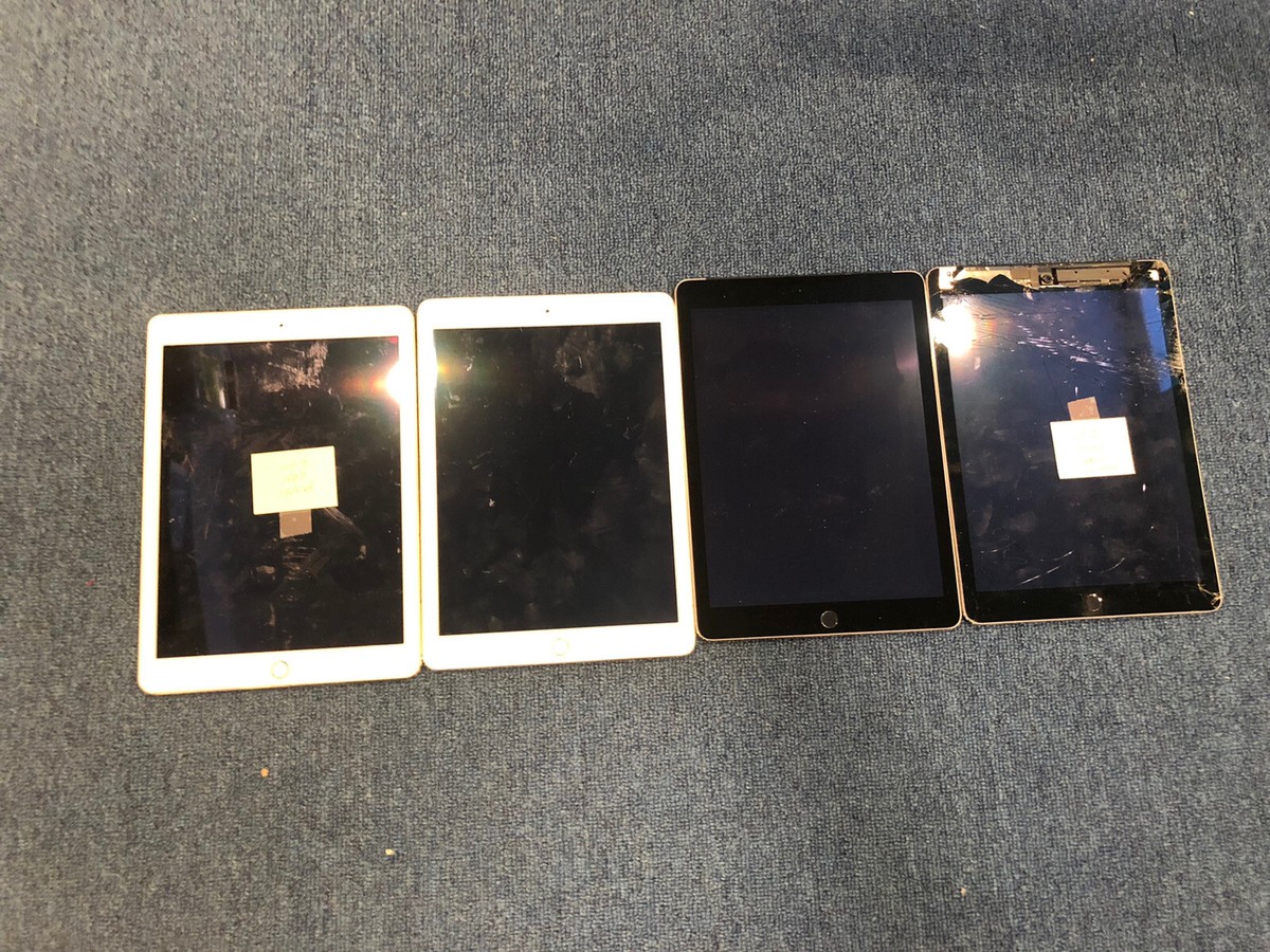 AS IS Lot Of 4X Apple iPad Air 2 16/32GB, Wi-Fi, 9.7in - A203