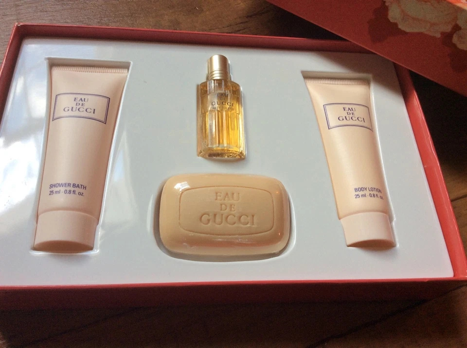 Nuevo Gucci Alemán Body Loción Jabonera Barra eau de toilette Gel de Ducha Regalos de Navidad Foto 3 de 4
