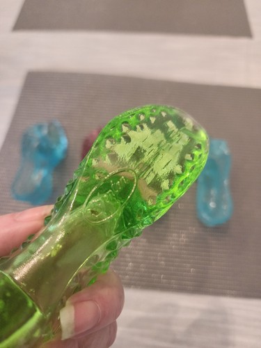 Vintage Fenton Glass Shoes Set of 5 Assorted Designs Colors Green Blue Pink Wht - Picture 8 of 8