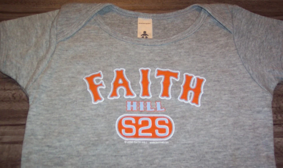 FAITH HILL Soul2Soul BABY MONO UNA PIEZA Camisa Conjunto 12-18 Meses NUEVO Foto 2 de 4