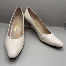 Vintage Salvatore Ferragamo Bucarest Cream Leather Pumps 10 AAAA