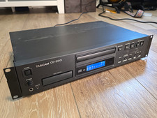 TASCAM CD-200i Black CD/MP3 Player iPod Dock AUX Headphone RCA Optical Coax