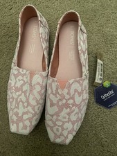 New TOMS Women s Alpargata slip on shoes. Coral/Almond Size 8 NWT