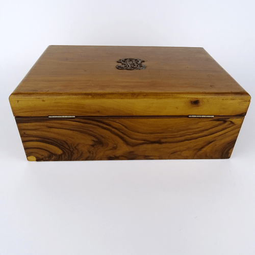 Antike Holz-Schatulle, Nussbaum Kasten mit Monogramm,  🍀 Walnut Box ca. 1900 - Bild 5 von 9