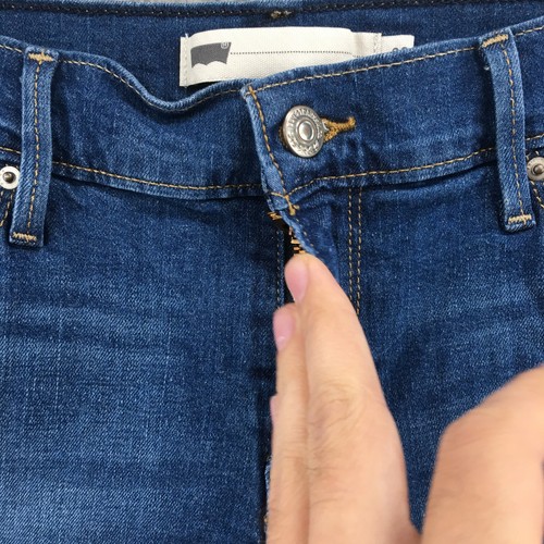 Levis Cut-Off Shorts Womens 28 (actual 31x4) Blue Denim Low Rise Cotton Blend - Picture 3 of 17