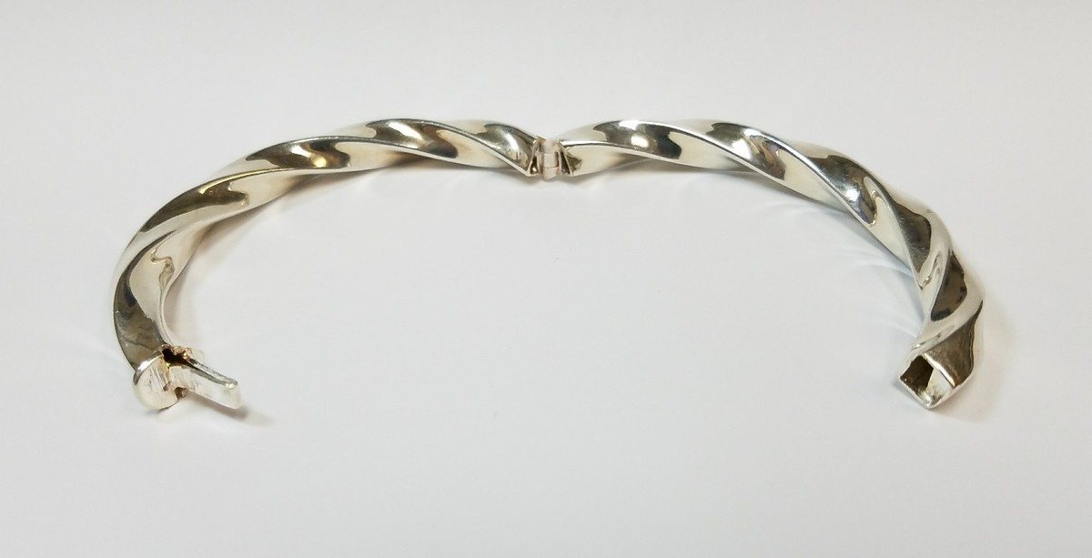 STERLING SILVER TWISTED STYLE BANGLE BRACELET WITH HINGED