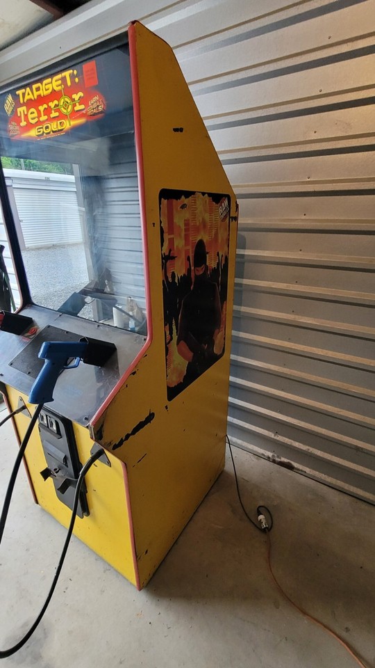 EMPTY Area 51 Arcade conversion. Atlanta (Just the eBay