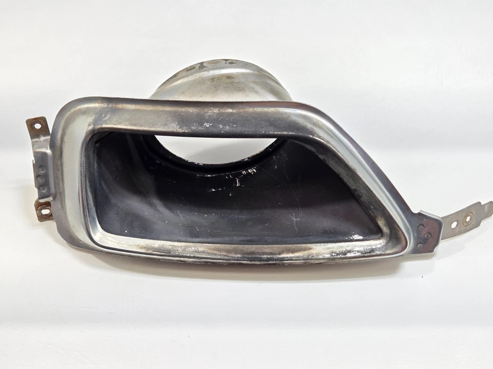 Оригинальный ободок задней правой выхлопной трубы под правую руку Buick Enclave 2013–2017 годов выпуска 22758248 - Изображение 3 из 4