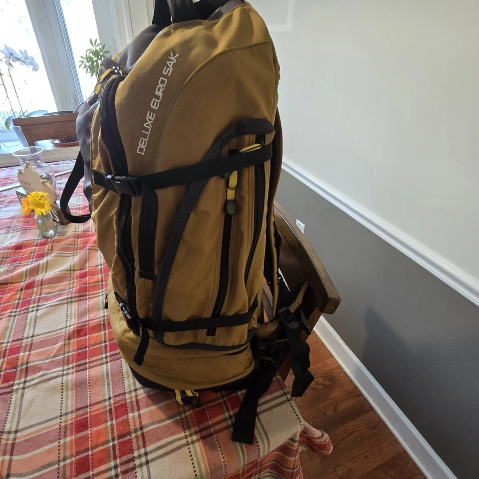 Mochila negra Jansport Deluxe Euro Sak de lona  Foto 2 de 4