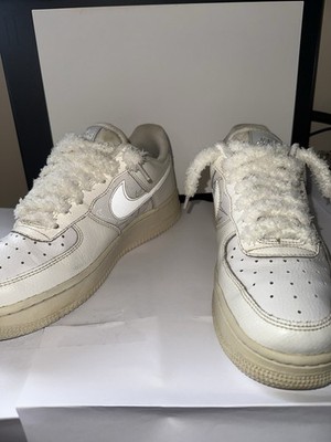 Nike Air Force 1'07 Low White Triple White + Fluffy Schnürsenkel  