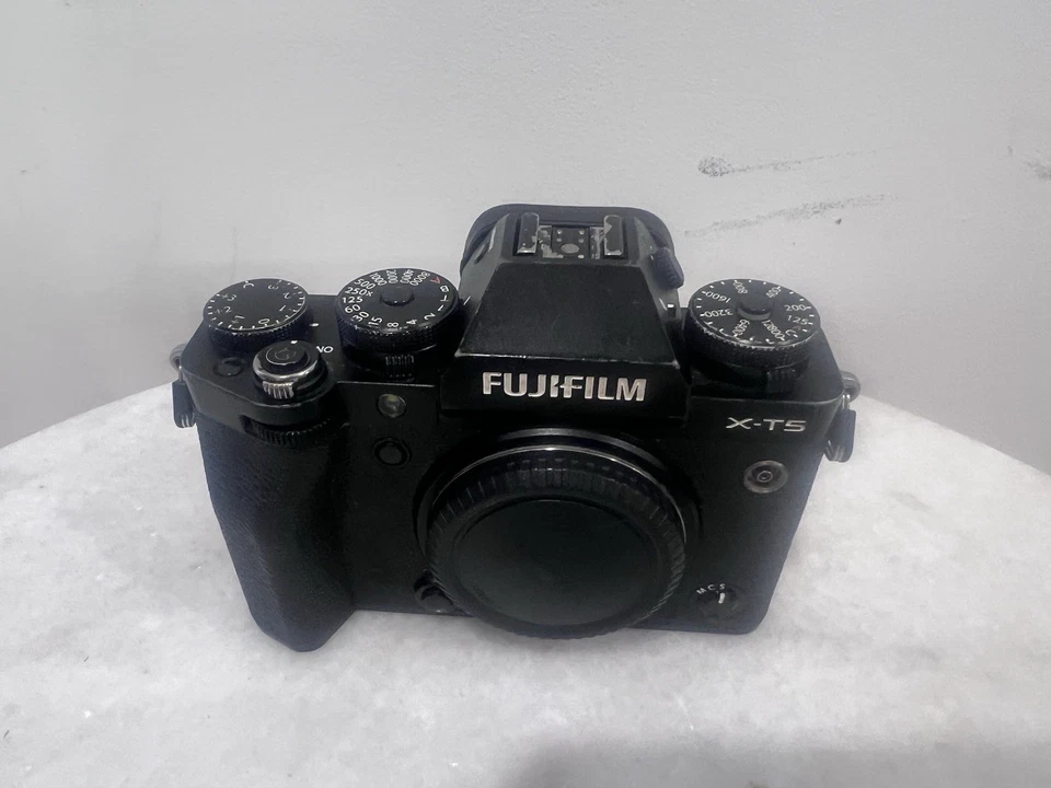 Fujifilm X-T5 40.2MP Mirrorless Camera - Black (Body Only) - image 3 of 4
