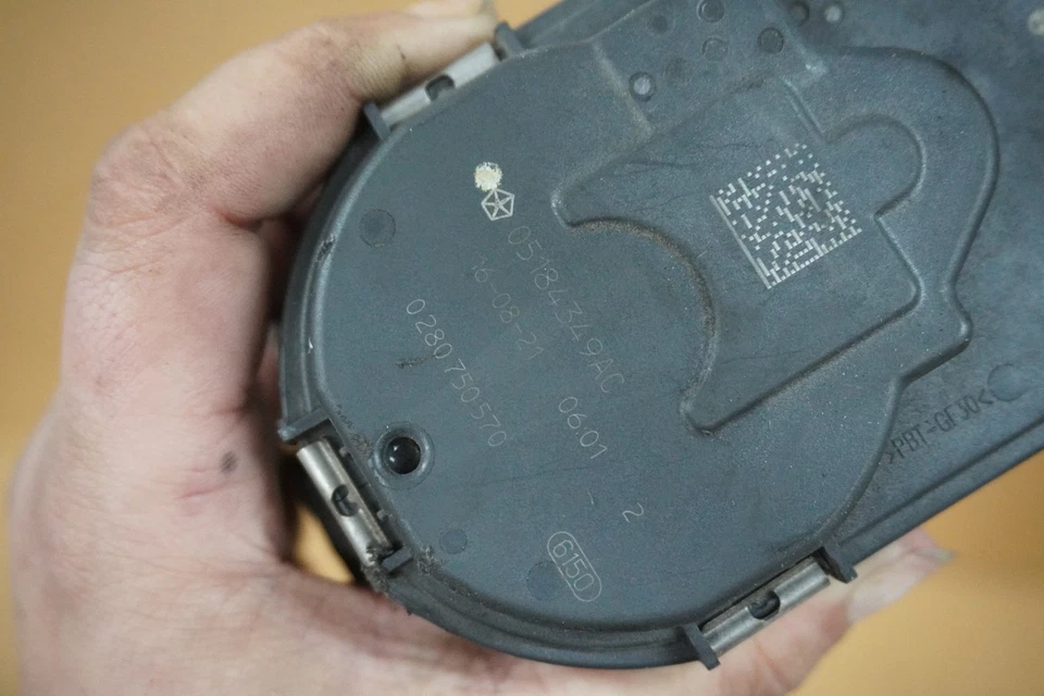 11 12 13 14 15 Dodge Ram 1500 ST 3,6 L carrocería del acelerador del motor OEM 05184349AC Foto 4 de 4