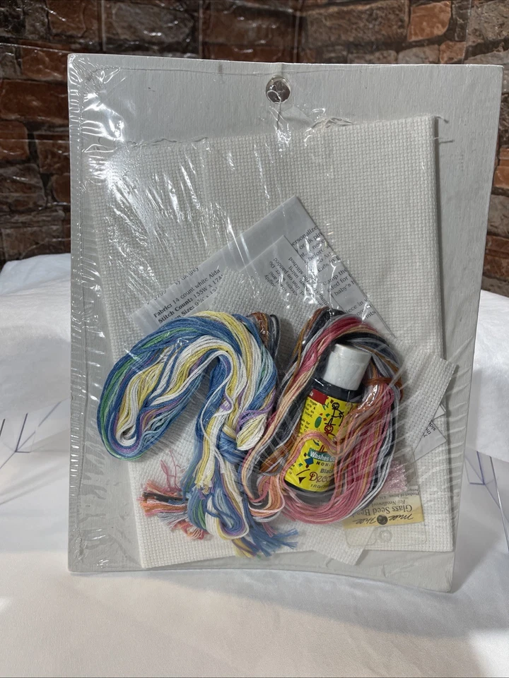 Artes de ocio pasos de bebé huellas dactilares contadas punto de cruz #113601 Nuevo de Lote Antiguo Foto 2 de 2