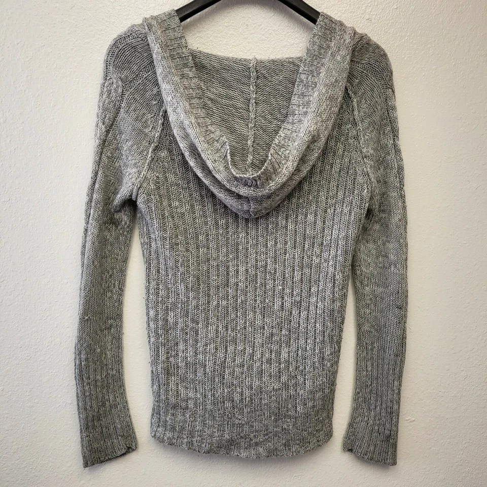 Sudadera con capucha tejida suelta Rue21 para mujer talla M verde cuello en V profundo bolsillo manchas manga larga Foto 2 de 4