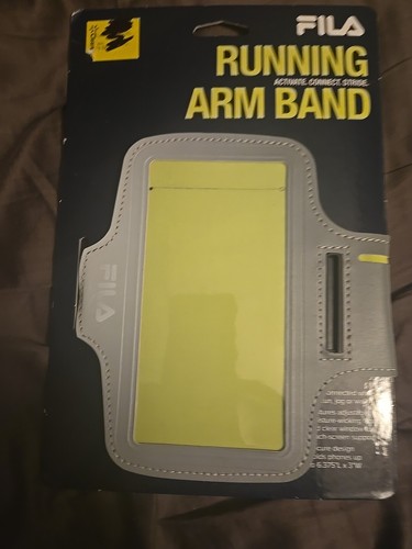 NIP Fila Unisex Running Arm Band Holds Phones up to 6.375"L x 3"W ADJUSTABILITY - Photo 4 sur 4