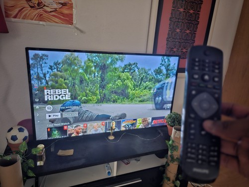 Philip Ultraflacher Full HD LED TV mit Pixel Plus HD 108 cm - Bild 4 von 5
