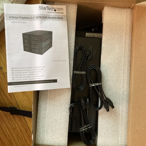 Startech HSB4SATSASBA 4 Drive Trayless 3.5 SATA/SAS Mobile Rack - Zdjęcie 3 z 3
