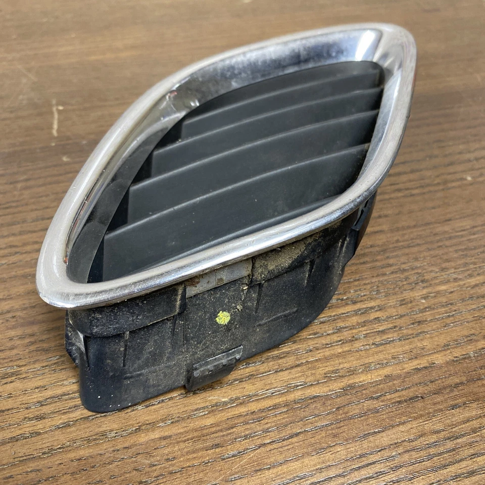 Решетка левого переднего бампера 2003-2007 SAAB 9-3 12787226 - Изображение 2 из 4