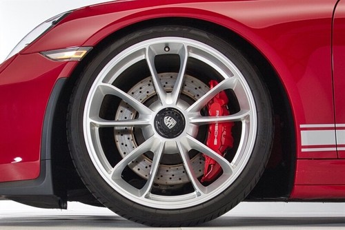 2018 Porsche 911 GT3 Touring - Picture 12 of 40