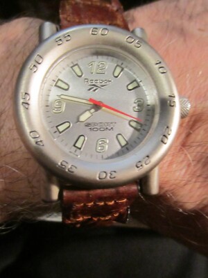 MEN'S VINTAGE REEBOK WATCH SPORT 100M HEAVY CASE FITS UP TO 9