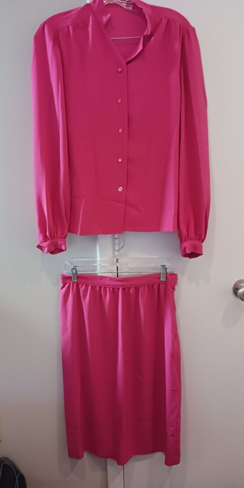 Womans Medium Solid Hot Pink Business Casual Butt… - image 2