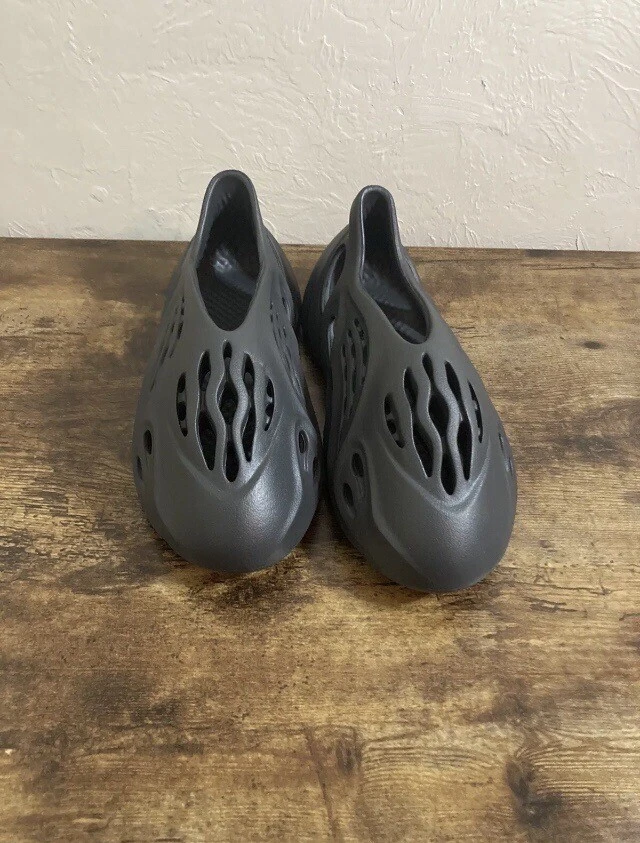 Talla 11 Adidas Yeezy Foam Runner RNNR Negro Onyx Foamrunner Foto 3 de 4