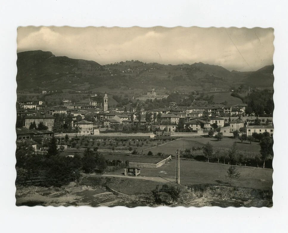 Foto 1 di 2
