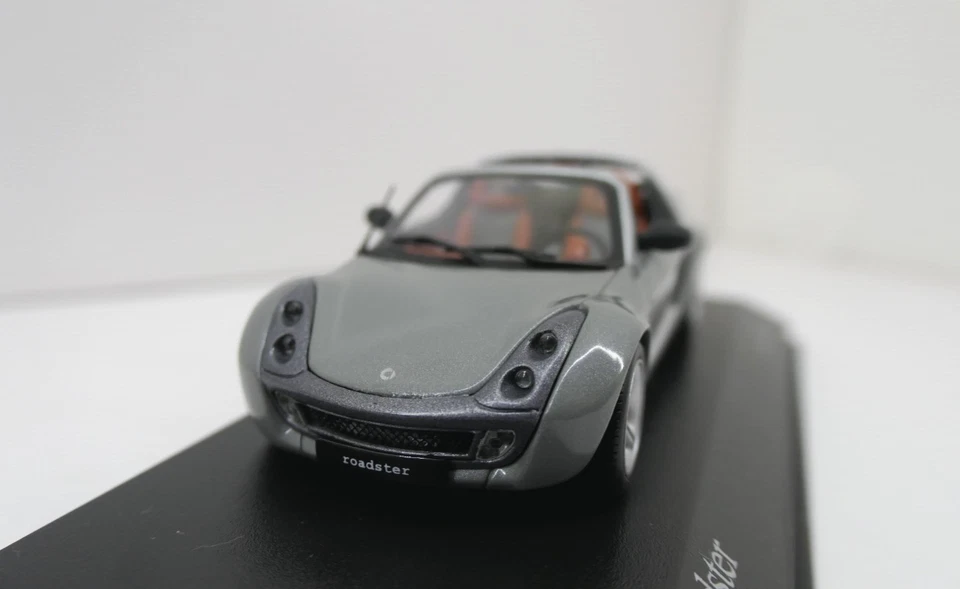 Minichamps 1:43 - Smart Roadster - grau-metallic - (43) - Bild 3 von 4