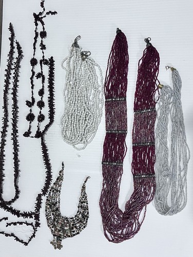 5 Broken Bead Necklaces with Kia Seeds Use to Make New Jewelry Crafts