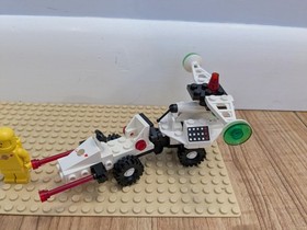 Lego Classic Space: 6849 Satellite Patroller  100% complete w/Minifigure