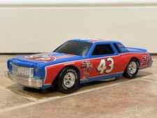 Richard Petty Cards and Autographed Memorabilia Guide 12