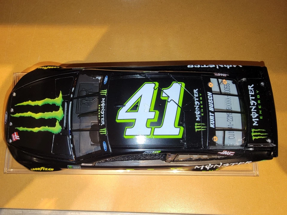 Kurt Busch #41 Monster Energy 2018 -1:24th RCCA Elite Fusion Foto 3 de 4