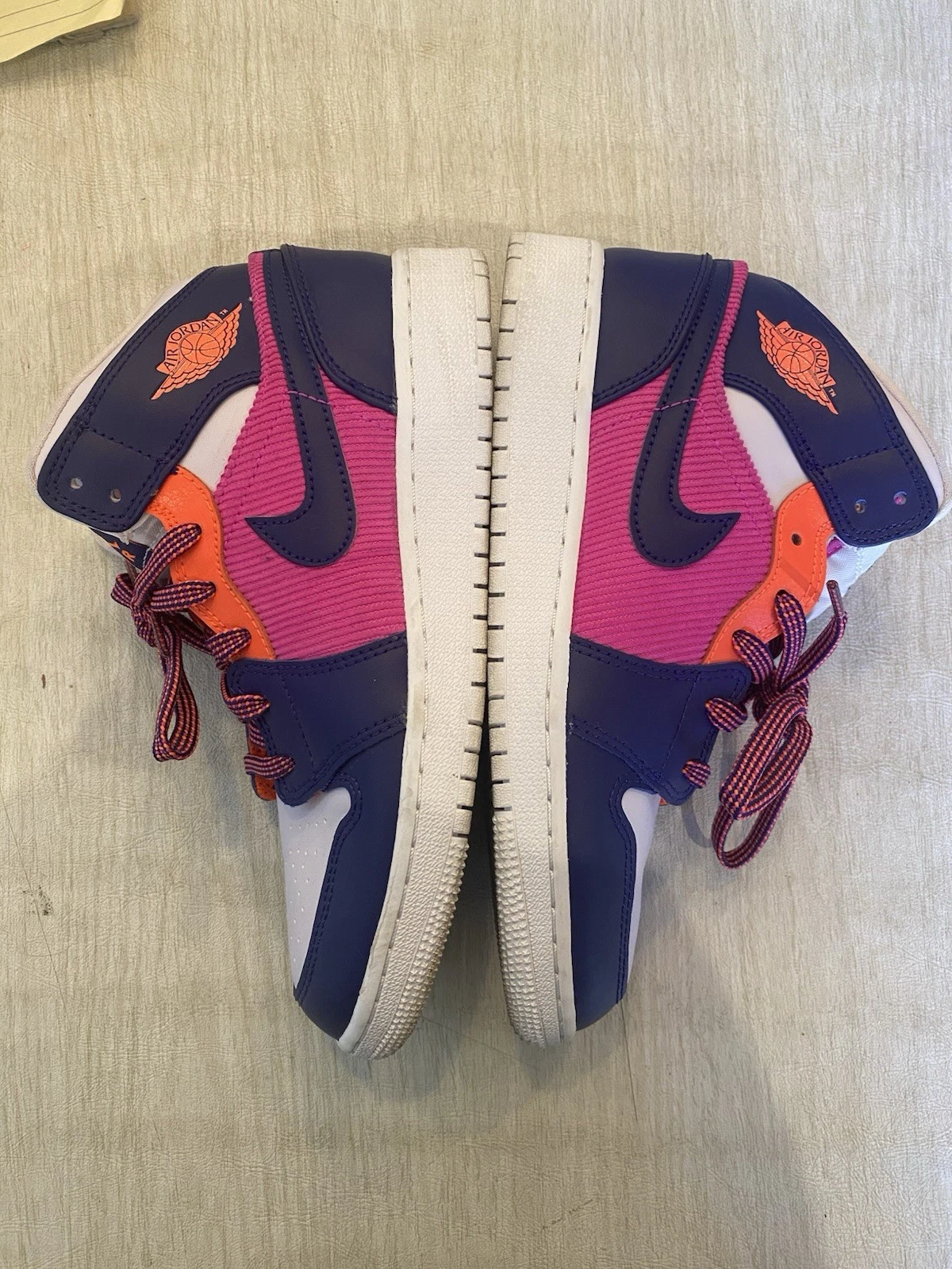 Nike Air Jordan 1 Mid Fire Pink Barely Grape 555112 602 taglia 5 anni