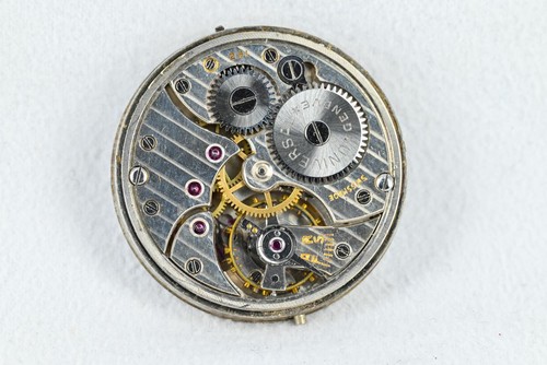 Universal Geneve Wristwatch Movement & Dial Calibre 251 Spares / Repair - Picture 9 of 9