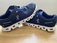 Women s On Cloud Shoes- Size 6.5- Black