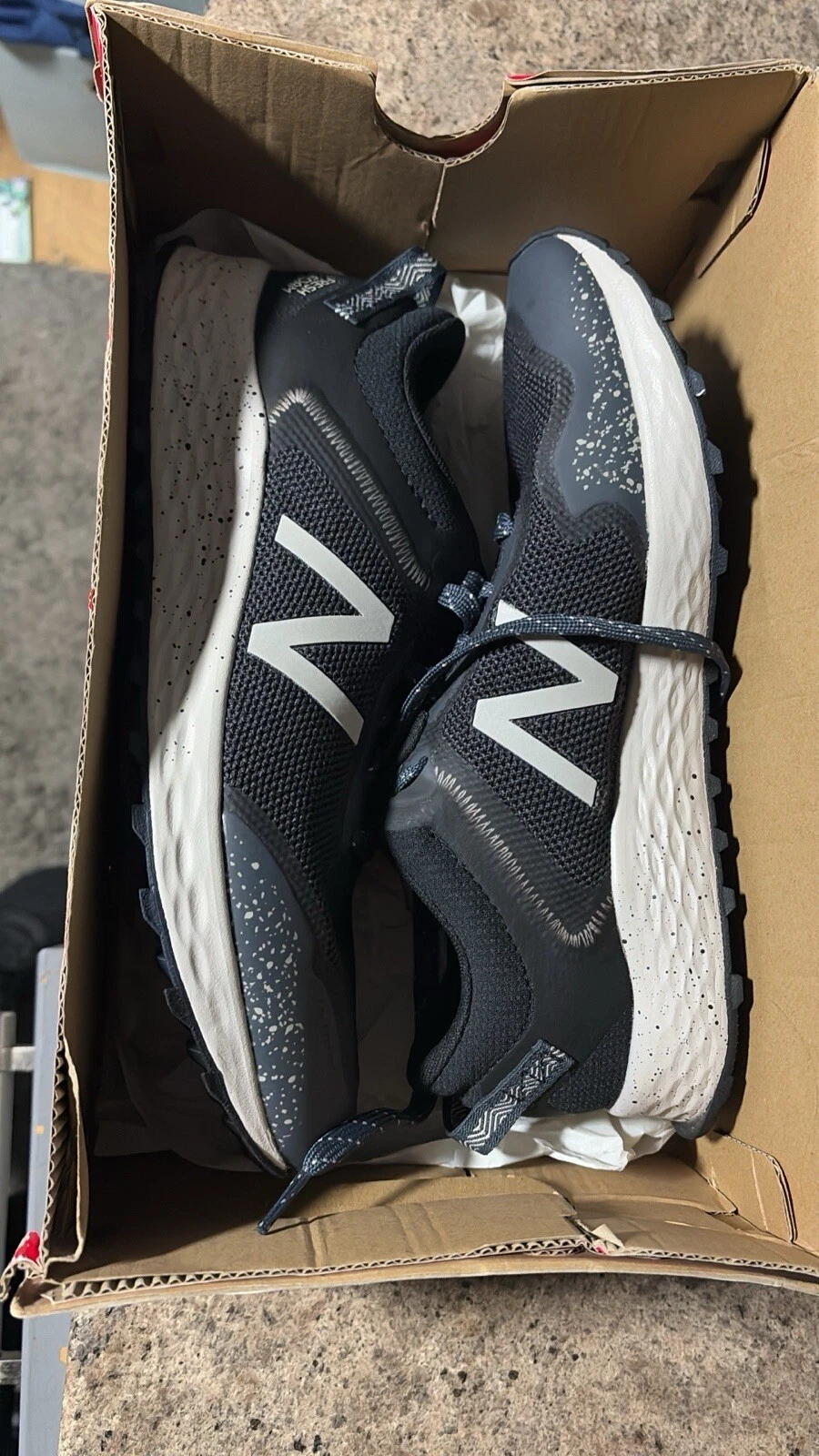 New Balance Fresh Foam Arishi dimensioni dispari 8 e 9. Unico