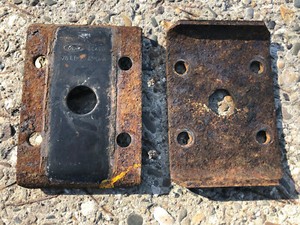 Ford Capri Hinterachse Blattfeder Halteplatte 2 Stück 76EB5708AA, 1969-87