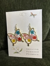 Zad Earrings Women’s NWT Butterfly Bouquet Dried Flower Acrylic Earrings